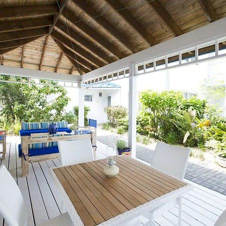 Villas Of The Galleon Seven Mile Beach Εξωτερικό φωτογραφία